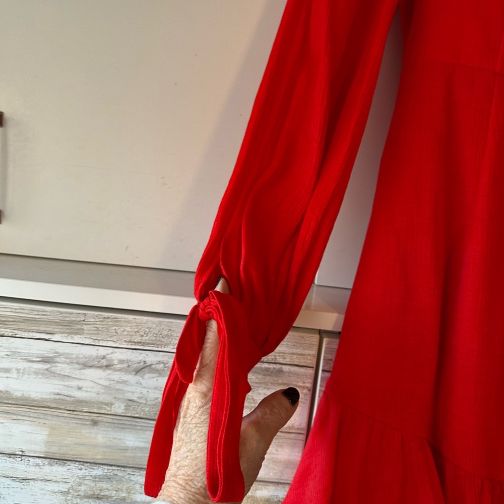 Elegant Red Women's Dress - Picture 2 of 10